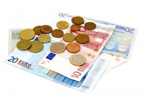 money 1835 960 720 300x200 - ¿Puedo ir a la cárcel por tenencia de drogas?