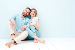Diferencias entre un matrimonio y una pareja de hecho smiling beautiful woman and her handsome boyfriend 300x200 - Diferencias entre un matrimonio y una pareja de hecho