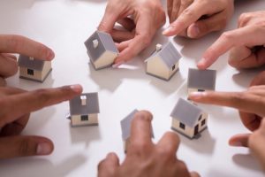 shutterstock 1149192788 300x200 - Indemnización por uso exclusivo de vivienda en copropiedad